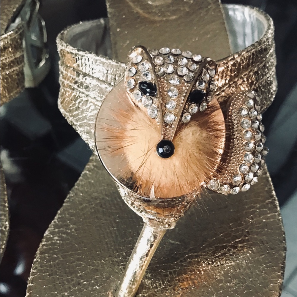 Unique Gold Fox Head Embellished Heel Sandals.Sz 8